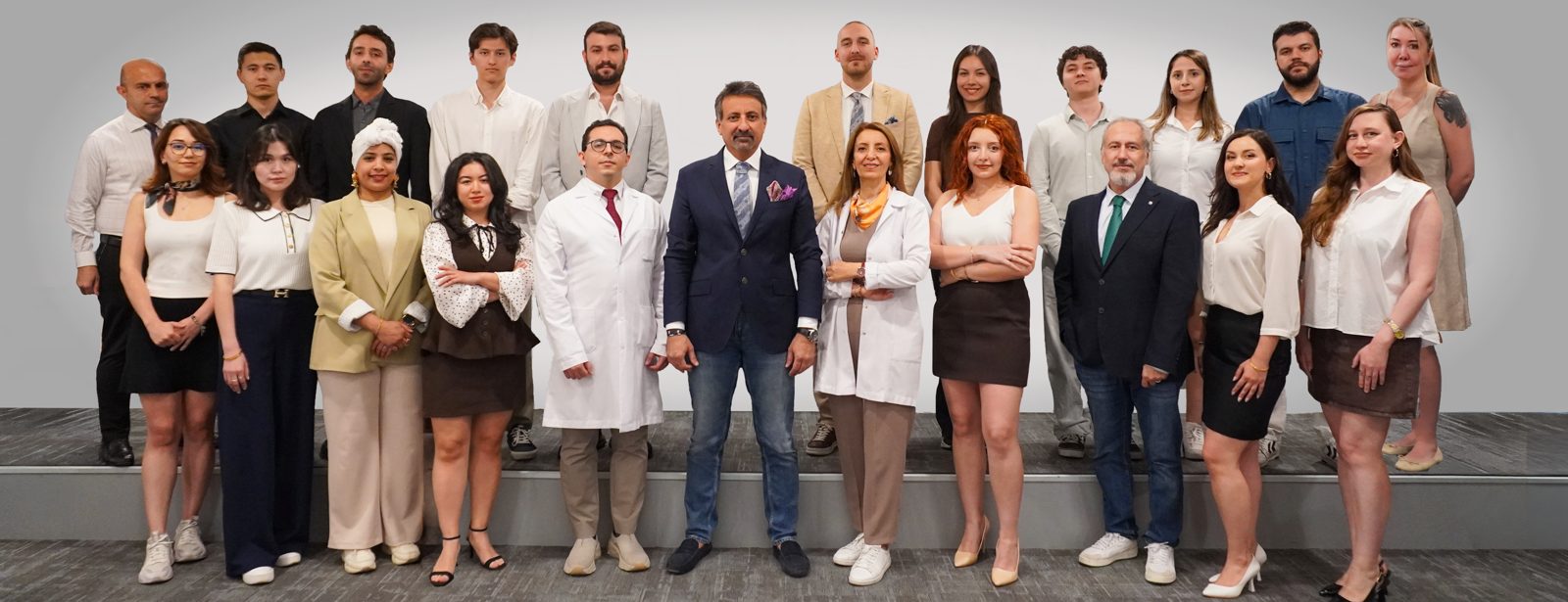 Команда центра Neuromodulation in Turkey вместе с профессором Атиллой Йылмазом